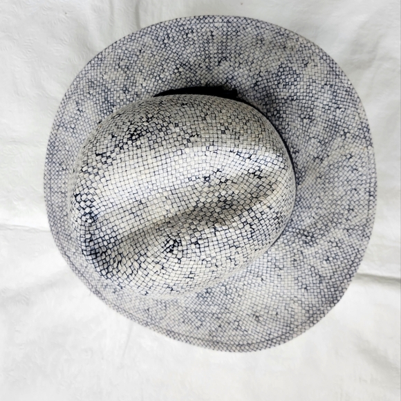 Helene Berman London Hat - Picture 3 of 8